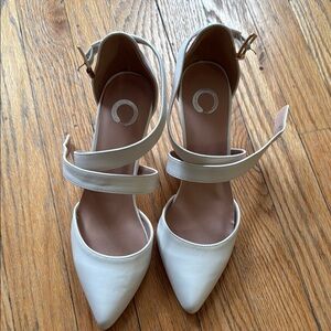 Elegant Cream Women's Shoes